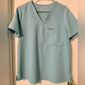 FIGS Caterina Sea Glass Scrub Top size Medium